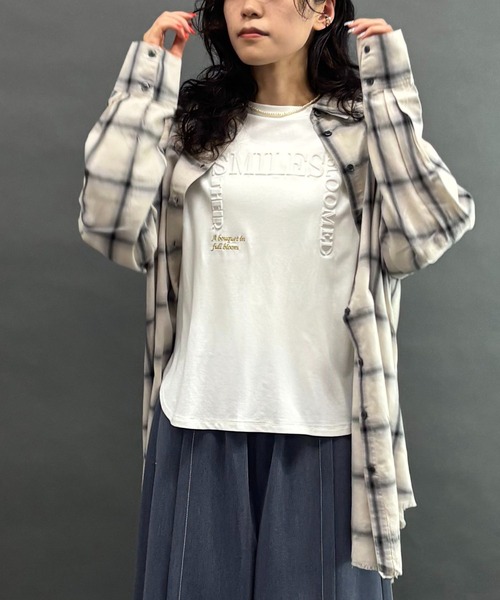 NICOLE white(ニコルホワイト)の「オンブレシャツ(シャツ/ブラウス・レディース・ネイビー/オフホワイト/ブラウン・FREE)」の21枚目の写真