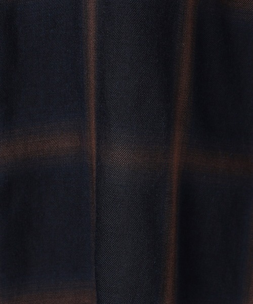 NICOLE white(ニコルホワイト)の「オンブレシャツ(シャツ/ブラウス・レディース・ネイビー/オフホワイト/ブラウン・FREE)」の10枚目の写真