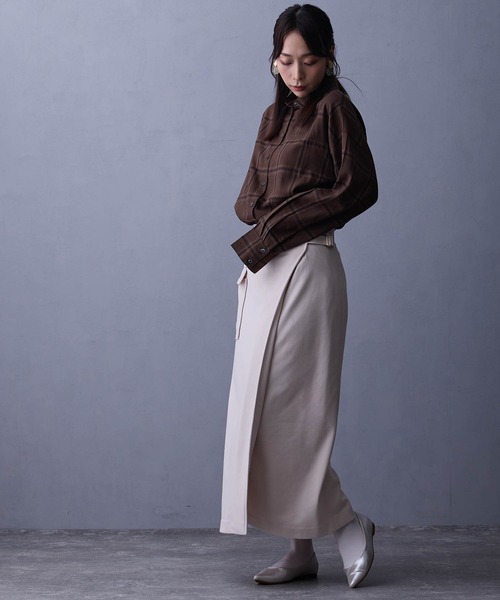 NICOLE white(ニコルホワイト)の「オンブレシャツ(シャツ/ブラウス・レディース・ネイビー/オフホワイト/ブラウン・FREE)」の15枚目の写真