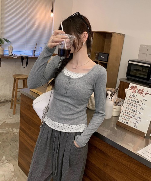 Teem Store(チームストア)の「【裏起毛】花柄フェイクレイヤードヘンリーネックリブロンT(Tシャツ/カットソー・レディース・ホワイト/グレー・M/L)」の13枚目の写真