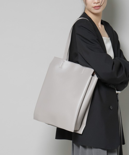 NANO universe（ナノユニバース）の「縦長トートバッグ（トートバッグ・レディース・ベージュ/ブラック/グレー・F）」の2枚目の写真