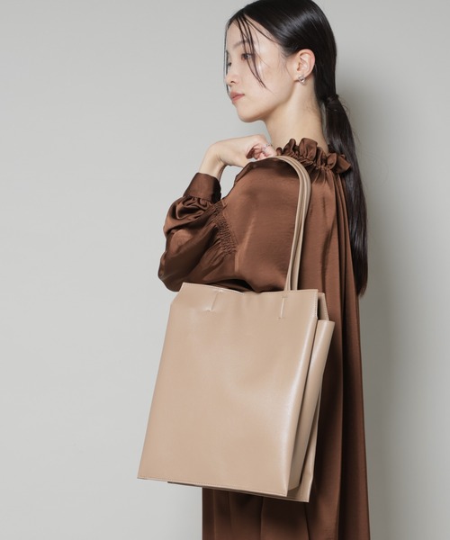 NANO universe（ナノユニバース）の「縦長トートバッグ（トートバッグ・レディース・ベージュ/ブラック/グレー・F）」の15枚目の写真
