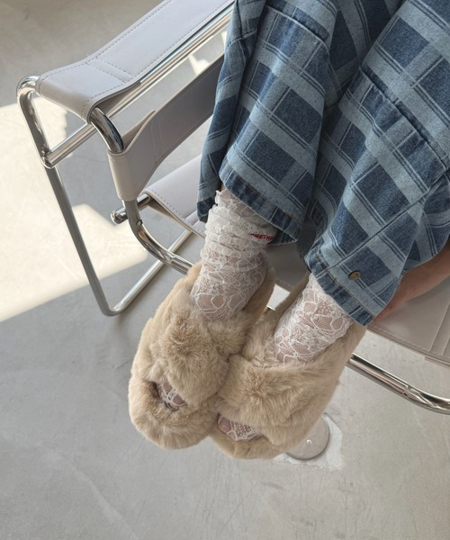 SANSeLF(サンセルフ)の「【SANSeLF】ファーサンダル クロスストラップ ボリュームシルエット sas25a027(サンダル・レディース・ベージュ・S/M/L)」の5枚目の写真