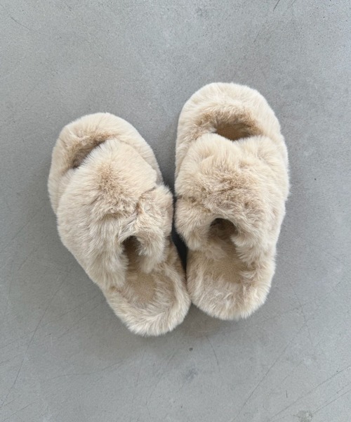 SANSeLF(サンセルフ)の「【SANSeLF】ファーサンダル クロスストラップ ボリュームシルエット sas25a027(サンダル・レディース・ベージュ・S/M/L)」の7枚目の写真