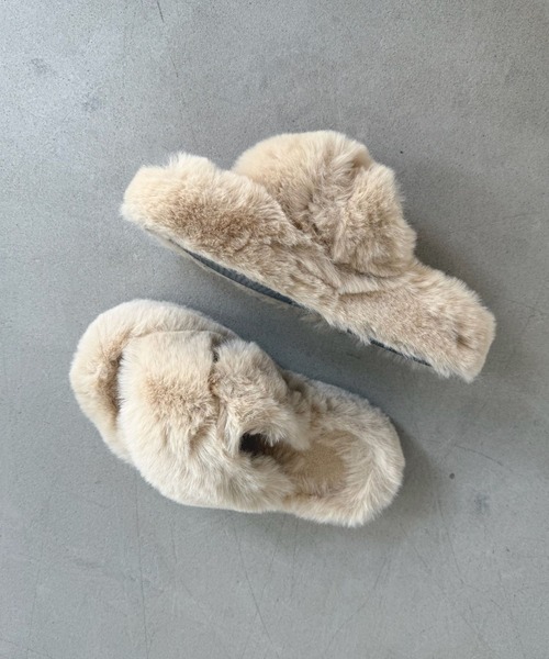 SANSeLF(サンセルフ)の「【SANSeLF】ファーサンダル クロスストラップ ボリュームシルエット sas25a027(サンダル・レディース・ベージュ・S/M/L)」の8枚目の写真