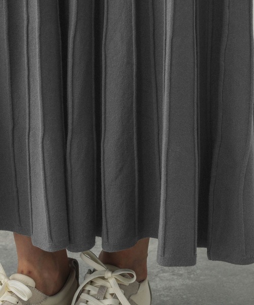 GLOBAL WORK（グローバルワーク）の「滑らかニットフレアスカート/580745（スカート・レディース・ダークブラウン/グレー系その他6/ブラック・REGULAR/SHORT）」の6枚目の写真