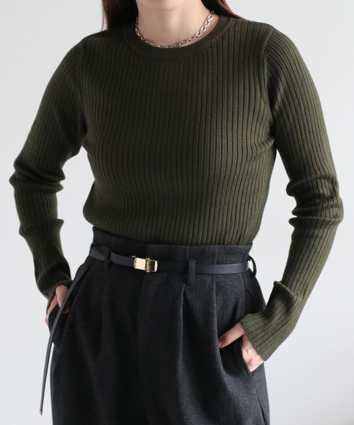 cepo（セポ）の「〈WEB限定カラーあり〉ワイドリブクルーネックニットプルオーバー（ニット/セーター・レディース・イエロー/グリーン系その他/ラベンダー/ホワイト系その他/ピンク/グリーン/ブラウン/ブラック/カーキ/ブラウン系その他/オフホワイト・M）」の7枚目の写真