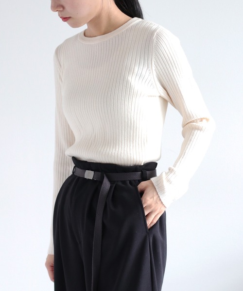 cepo（セポ）の「〈WEB限定カラーあり〉ワイドリブクルーネックニットプルオーバー（ニット/セーター・レディース・イエロー/グリーン系その他/ラベンダー/ホワイト系その他/ピンク/グリーン/ブラウン/ブラック/カーキ/ブラウン系その他/オフホワイト・M）」の14枚目の写真