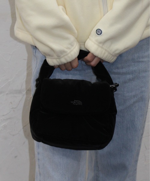 THE NORTH FACE（ザノースフェイス）の「【THE NORTH FACE/ザノースフェイス】トートバッグミニ（BUBBLY　TOTE　BAG　MINI)（ショルダーバッグ・レディース・ブラック/クリーム・ONE SIZE）」の5枚目の写真