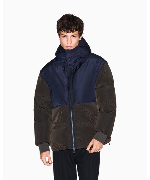 ARMANI EXCHANGE(アルマーニエクスチェンジ)の「【A|X アルマーニ エクスチェンジ】ミックスマテリアル リップストップ ダウンジャケット(ダウンジャケット/コート・メンズ・ダルブルー系・LARGE/MEDIUM/SMALL/X-LARGE/X-SMALL)」の1枚目の写真