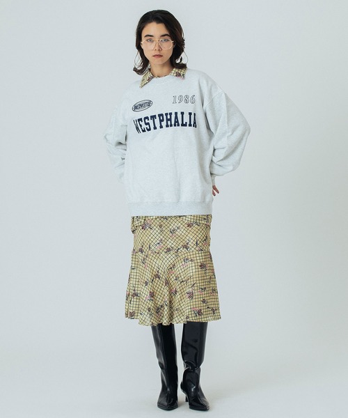 ROSE BUD（ローズバッド）の「PATCH EMBROIDERY PULLOVER（スウェット・レディース・ライトグレー/ホワイト/チャコールグレー・ONE SIZE）」の5枚目の写真
