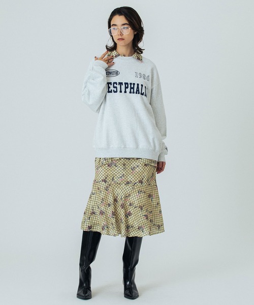 ROSE BUD（ローズバッド）の「PATCH EMBROIDERY PULLOVER（スウェット・レディース・ライトグレー/ホワイト/チャコールグレー・ONE SIZE）」の4枚目の写真