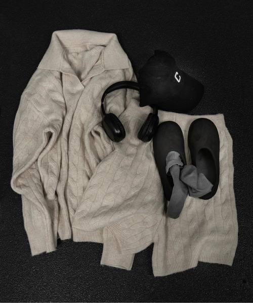 lawgy（ラウジー）の「cable loose knit set up / ケーブルルースニットセットアップ（セットアップ・レディース・ベージュ/グレー・FREE）」の13枚目の写真