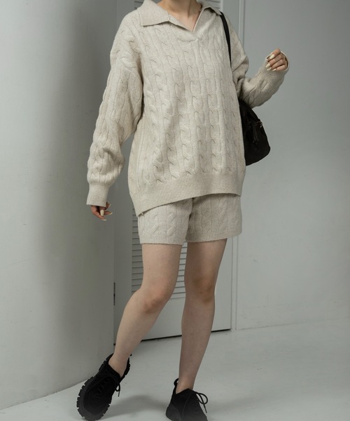 lawgy（ラウジー）の「cable loose knit set up / ケーブルルースニットセットアップ（セットアップ・レディース・ベージュ/グレー・FREE）」の4枚目の写真
