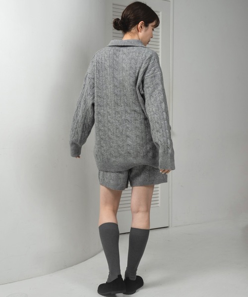 lawgy（ラウジー）の「cable loose knit set up / ケーブルルースニットセットアップ（セットアップ・レディース・ベージュ/グレー・FREE）」の8枚目の写真