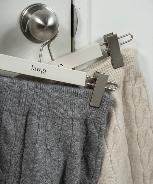 lawgy（ラウジー）の「cable loose knit set up / ケーブルルースニットセットアップ（セットアップ・レディース・ベージュ/グレー・FREE）」の11枚目の写真