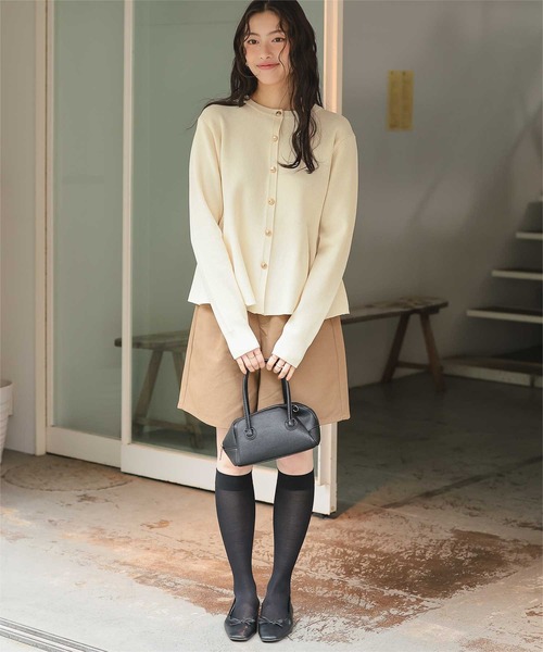 titivate（ティティベイト）の「【26SS新作/2026 SPRING COLLECTION/手洗い可】ゴールド釦ペプラムニットカーディガン（カーディガン/ボレロ・レディース・アイボリー/ブラック/ネイビー/ブラウン・S/L/M）」の6枚目の写真