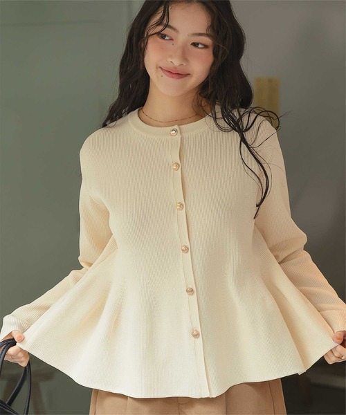 titivate（ティティベイト）の「【26SS新作/2026 SPRING COLLECTION/手洗い可】ゴールド釦ペプラムニットカーディガン（カーディガン/ボレロ・レディース・アイボリー/ブラック/ネイビー/ブラウン・S/L/M）」の9枚目の写真