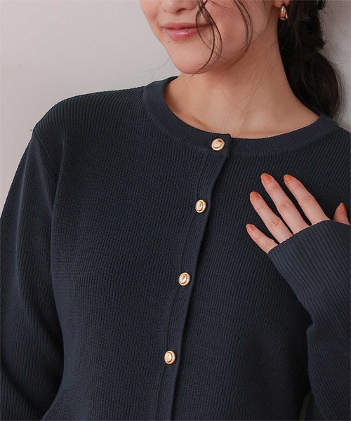 titivate（ティティベイト）の「【26SS新作/2026 SPRING COLLECTION/手洗い可】ゴールド釦ペプラムニットカーディガン（カーディガン/ボレロ・レディース・アイボリー/ブラック/ネイビー/ブラウン・S/L/M）」の19枚目の写真