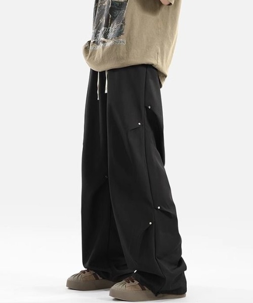 lilful(リルフル)の「スタッズタックデザインナイロンカーゴパンツ(カーゴパンツ・メンズ・ブラック・M/L)」の14枚目の写真