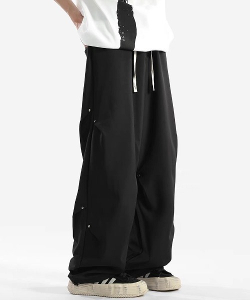 lilful(リルフル)の「スタッズタックデザインナイロンカーゴパンツ(カーゴパンツ・メンズ・ブラック・M/L)」の22枚目の写真