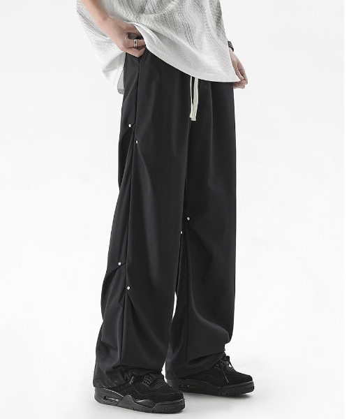 lilful(リルフル)の「スタッズタックデザインナイロンカーゴパンツ(カーゴパンツ・メンズ・ブラック・M/L)」の17枚目の写真
