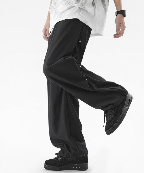 lilful(リルフル)の「スタッズタックデザインナイロンカーゴパンツ(カーゴパンツ・メンズ・ブラック・M/L)」の19枚目の写真