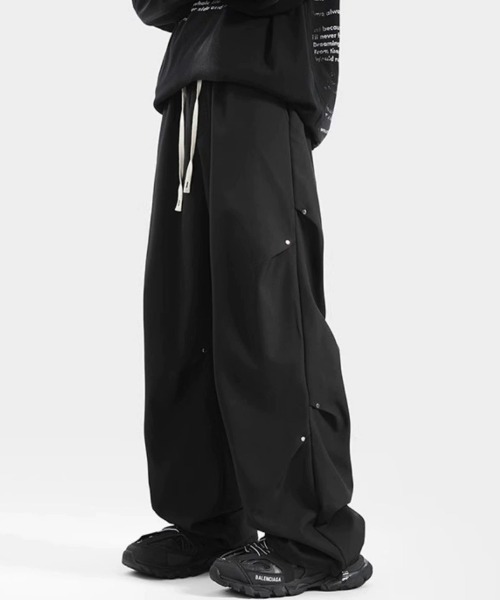 lilful(リルフル)の「スタッズタックデザインナイロンカーゴパンツ(カーゴパンツ・メンズ・ブラック・M/L)」の16枚目の写真