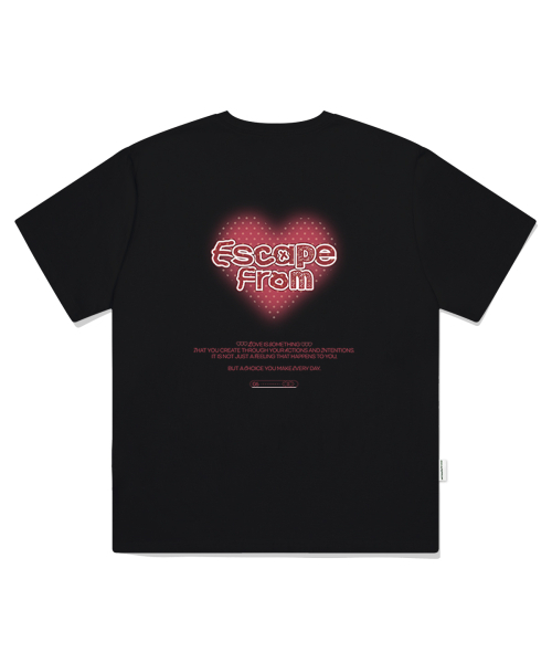 ESCAPEFROM(エスケープフロム)の「ドットハートプリントオーバーフィット半袖ブラック(Tシャツ/カットソー・レディース・その他・SMALL/MEDIUM/LARGE)」の2枚目の写真