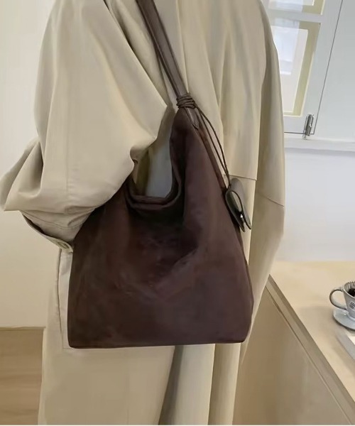 ammy.（エイミードット）の「【 ammy. / エイミードット 】 スエードライク バケツ型 ワンショルダーバッグ（ショルダーバッグ・レディース・ブラック/カーキ/ベージュ/ブラウン/ダークブラウン・FREE）」の10枚目の写真