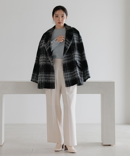 Andemiu（アンデミュウ）の「カサネタックストレートパンツ606419（スラックス・レディース・チャコールグレー/アイボリー/ブラウン/グレー・SMALL/MEDIUM）」の7枚目の写真