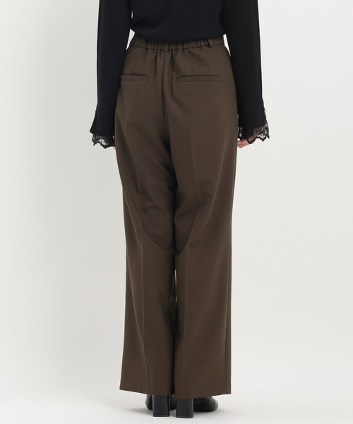 Andemiu（アンデミュウ）の「カサネタックストレートパンツ606419（スラックス・レディース・チャコールグレー/アイボリー/ブラウン/グレー・SMALL/MEDIUM）」の12枚目の写真