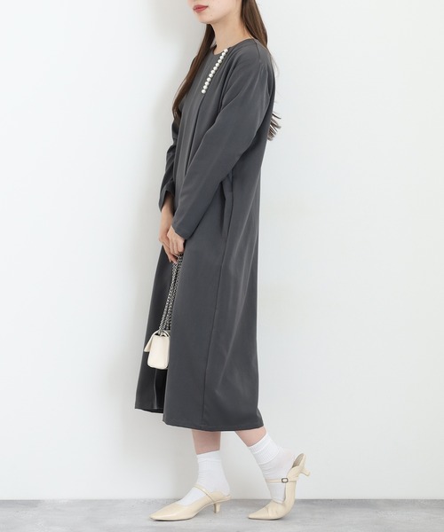 Anna Nicola(アンナニコラ)の「Anna Nicola パール使いワンピース(ワンピース・レディース・サンドベージュ/ブラック/チャコールグレー・38)」の9枚目の写真