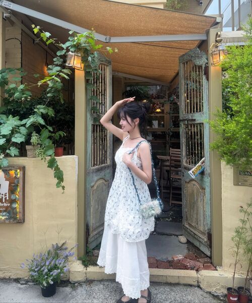 LADY VOLUME(レディーボリューム)の「フローラルシャーリングミニドレス(ブルー)(ワンピース・レディース・その他・SMALL/MEDIUM)」の4枚目の写真