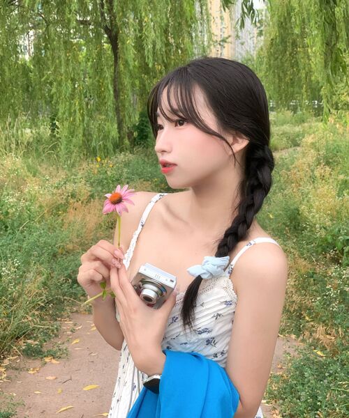 LADY VOLUME(レディーボリューム)の「フローラルシャーリングミニドレス(ブルー)(ワンピース・レディース・その他・SMALL/MEDIUM)」の6枚目の写真