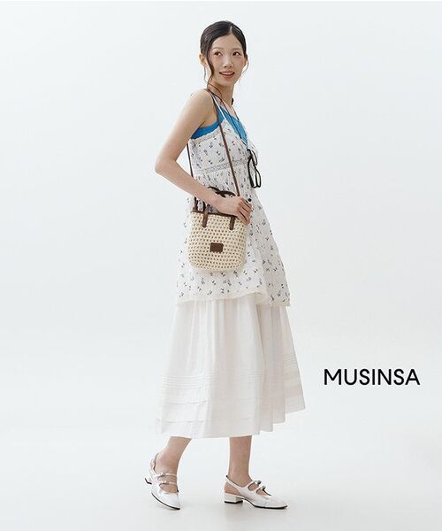 LADY VOLUME(レディーボリューム)の「フローラルシャーリングミニドレス(ブルー)(ワンピース・レディース・その他・SMALL/MEDIUM)」の7枚目の写真
