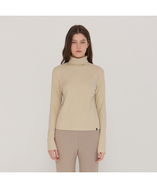 DEARSTALKER(ディアストーカー)の「D. BASIC MULTI-ST TURTLE TOP - 3 COLOR(ニット/セーター・レディース・アイボリー/ブラック/ブラウン・FREE)」の1枚目の写真
