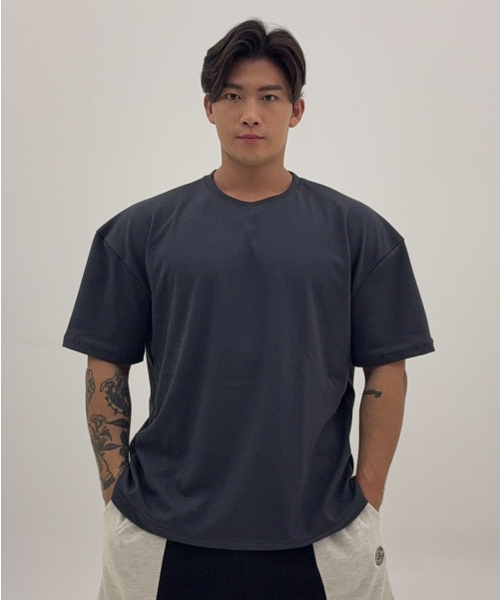 BARBELLWORKS(バーベルワークス)の「特異裏面オーバーサイズ_6カラー(Tシャツ/カットソー・メンズ・ホワイト/ブラック/アッシュブラウン/カーキ/オートミール/チャコール・X-LARGE/SMALL/MEDIUM/LARGE)」の9枚目の写真