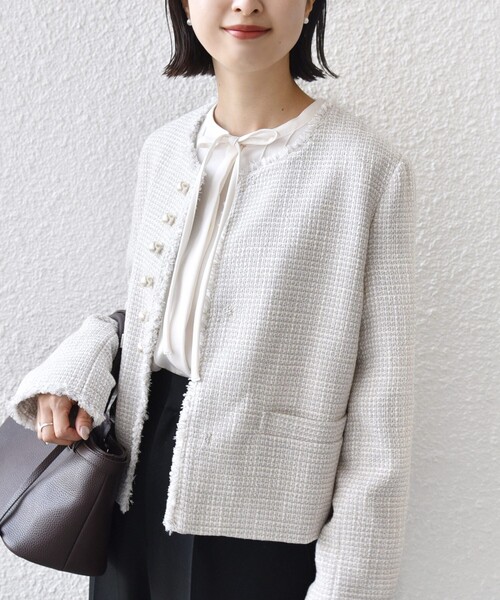 SHIPS（シップス）の「トライスピン 杢 ツイード パール モチーフ ボタン ジャケット（セレモニー対応可）（ノーカラージャケット・レディース・ネイビー/ライトグレー/ブラック・36/38）」の4枚目の写真