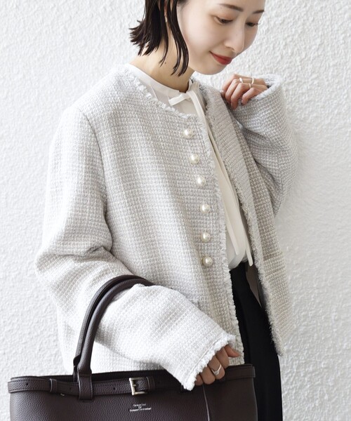 SHIPS（シップス）の「トライスピン 杢 ツイード パール モチーフ ボタン ジャケット（セレモニー対応可）（ノーカラージャケット・レディース・ネイビー/ライトグレー/ブラック・36/38）」の6枚目の写真