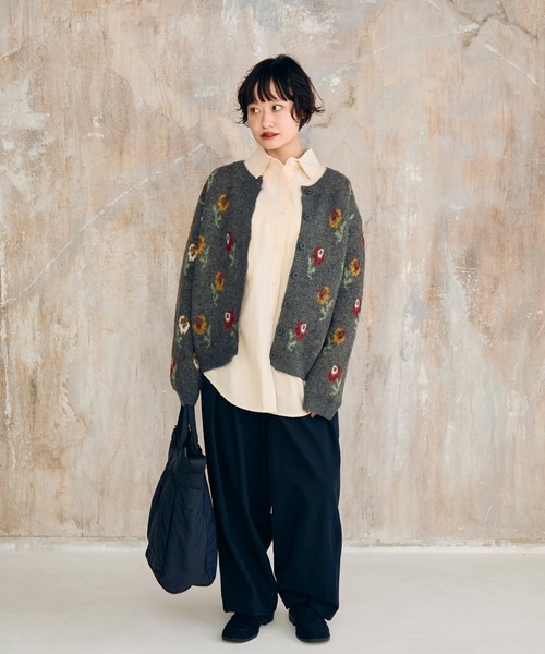 Crisp（クリスプ）の「フラワーパターンニットカーディガン（カーディガン/ボレロ・レディース・ブラウン/グレー・FREE）」の3枚目の写真