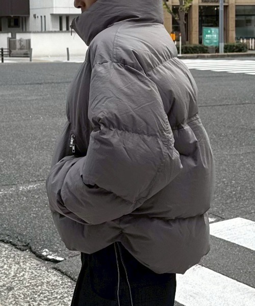 Chikashitsu +（チカシツプラス）の「【Chikashitsu +】cropped puffer jacket / 【チカシツプラス】クロップドパファージャケット（ダウンジャケット/コート・メンズ・ブラック/グレー/オリーブ・ONE SIZE）」の16枚目の写真