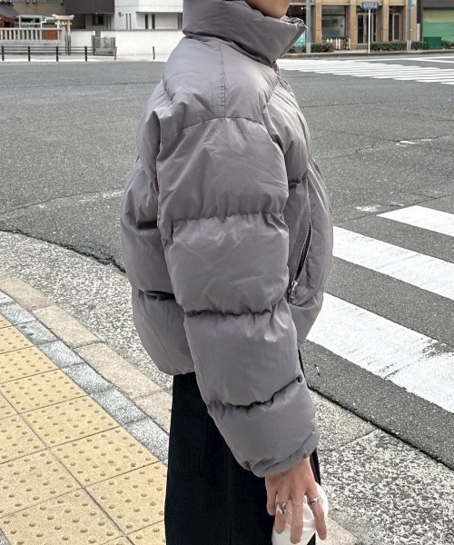 Chikashitsu +（チカシツプラス）の「【Chikashitsu +】cropped puffer jacket / 【チカシツプラス】クロップドパファージャケット（ダウンジャケット/コート・メンズ・ブラック/グレー/オリーブ・ONE SIZE）」の15枚目の写真