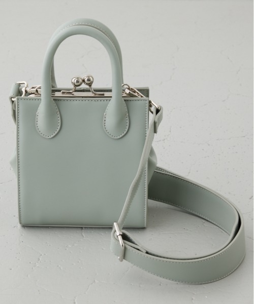 AZUL by moussy(アズールバイマウジー)の「メタルフレームスクエアバッグ(ショルダーバッグ・レディース・ブラック/ライトグリーン/ダークベージュ・FREE)」の3枚目の写真