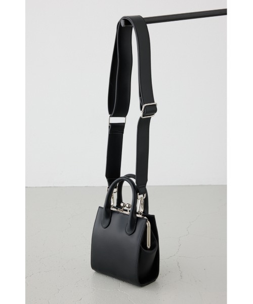 AZUL by moussy(アズールバイマウジー)の「メタルフレームスクエアバッグ(ショルダーバッグ・レディース・ブラック/ライトグリーン/ダークベージュ・FREE)」の7枚目の写真