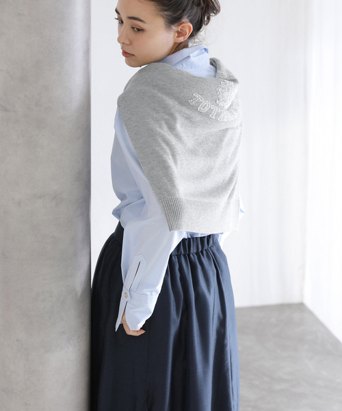 La TOTALITE（ラトータリテ）の「【洗える】インターシャロゴニット（ニット/セーター・レディース・チャコールグレー/ホワイト/ネイビー・FREE）」の8枚目の写真