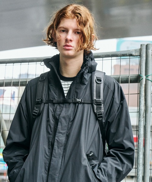 KELTY（ケルティ）の「GO OUT / MonoMax掲載モデル【KELTY】WATER PROOF BACKPACK 28 ウォータープルーフ バックパック 28L（バックパック/リュック・メンズ・ブラック・ONE SIZE）」の3枚目の写真