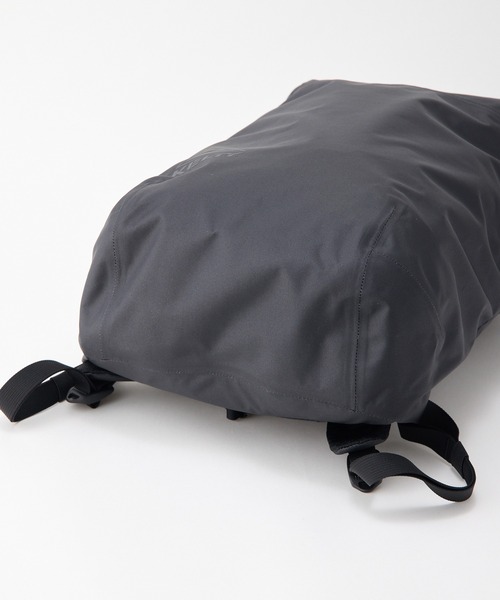 KELTY（ケルティ）の「GO OUT / MonoMax掲載モデル【KELTY】WATER PROOF BACKPACK 28 ウォータープルーフ バックパック 28L（バックパック/リュック・メンズ・ブラック・ONE SIZE）」の9枚目の写真