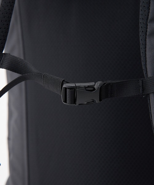 KELTY（ケルティ）の「GO OUT / MonoMax掲載モデル【KELTY】WATER PROOF BACKPACK 28 ウォータープルーフ バックパック 28L（バックパック/リュック・メンズ・ブラック・ONE SIZE）」の13枚目の写真