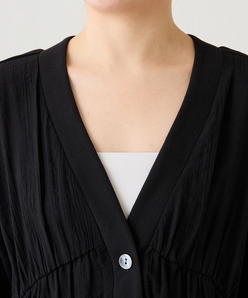 COLLAGE GALLARDAGALANTE（コラージュガリャルダガランテ）の「ギャザー切替シャツカーディガン/WEB限定カラー展開（シャツ/ブラウス・レディース・チャコールグレー/オフホワイト/ブラック/アイボリー/ブルー/グリーン・FREE）」の14枚目の写真